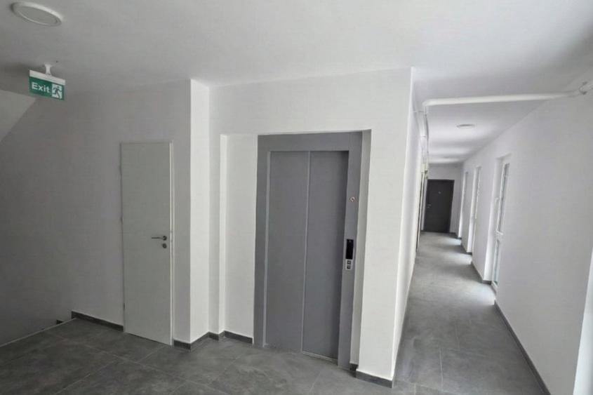 Apartament cu 3 camere semidecomandat în Zorilor