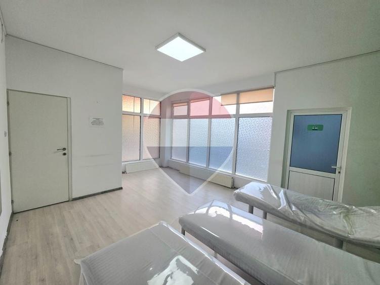 Spațiu comercial, de 180 mp, în Central