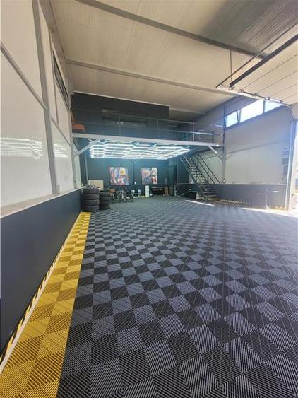Spațiu industrial, de 161 mp, în Sud