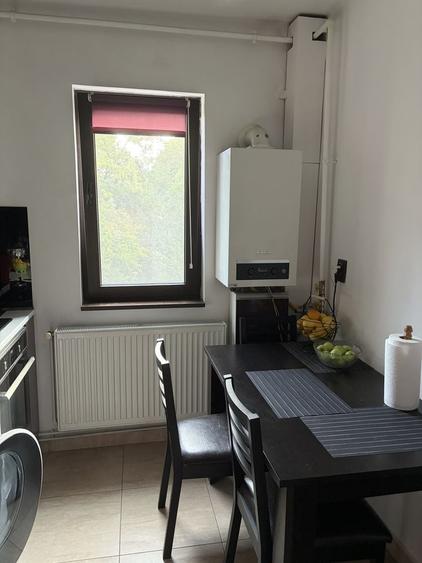 Apartament cu 4 camere semidecomandat în Nord