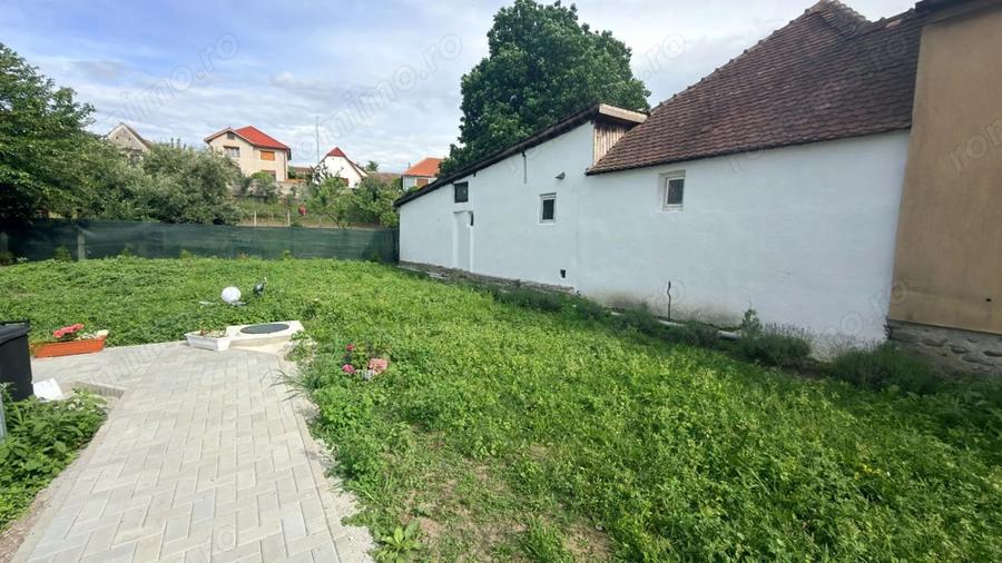 Casă cu 2 camere cu Teren 350 Mp în Central