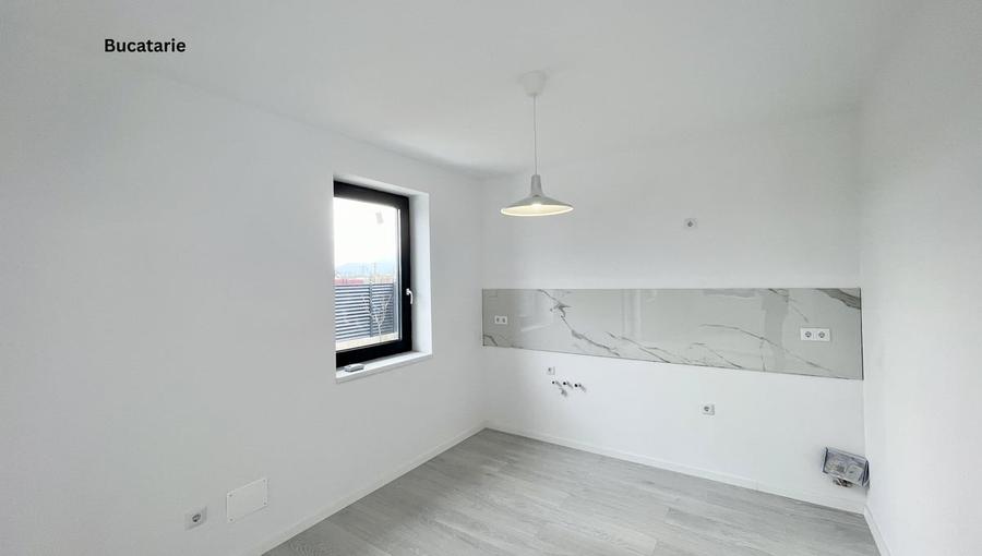 Casă cu 4 camere cu Teren 500 Mp în Central