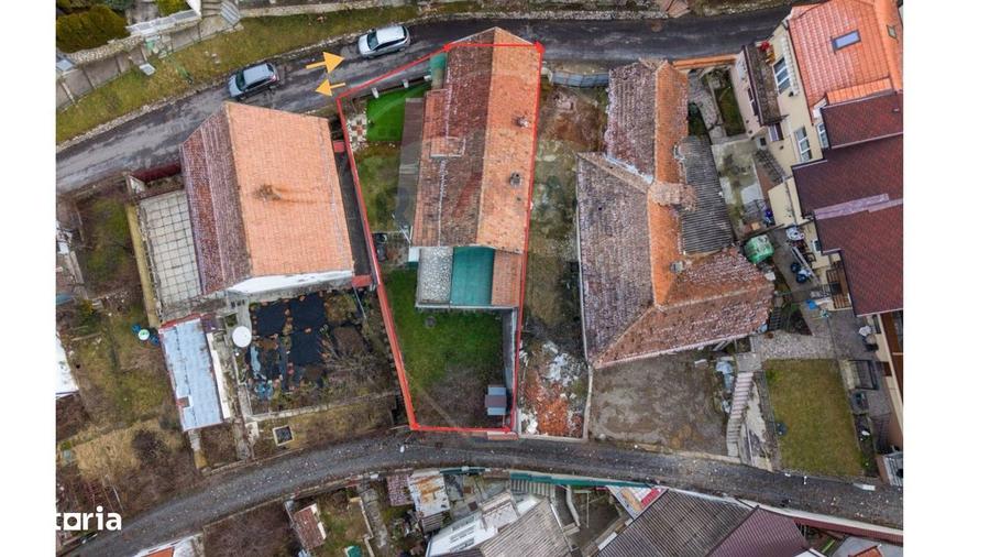 Casă cu 3 camere cu Teren 300 Mp în Schei