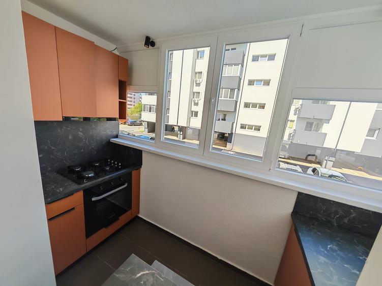 Apartament cu 2 camere semidecomandat în Apărătorii Patriei