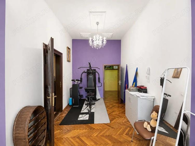 Apartament cu 5 camere decomandat în Elisabetin