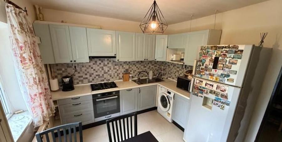 Apartament cu 3 camere decomandat, mobilat în Vitan Mall