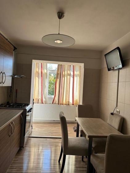 Apartament cu 2 camere decomandat în Republicii