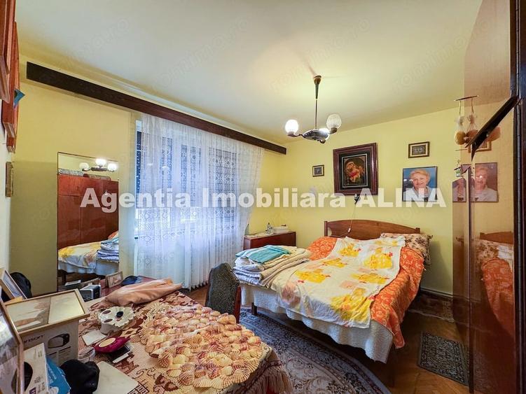 Apartament cu 4 camere decomandat în Liliacului