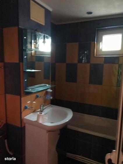 Apartament cu 4 camere în Micro 18