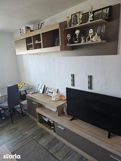Apartament cu 3 camere decomandat, mobilat în Astra