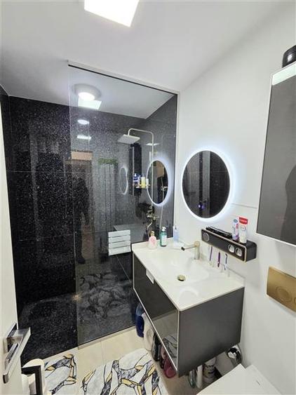 Apartament cu 3 camere semidecomandat, mobilat în Inel I