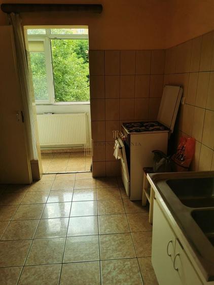 Apartament cu 2 camere decomandat în Vasile Aaron