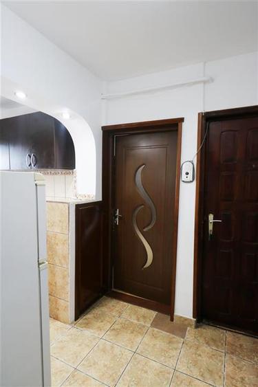 Apartament cu 2 camere decomandat în Podul de Fier