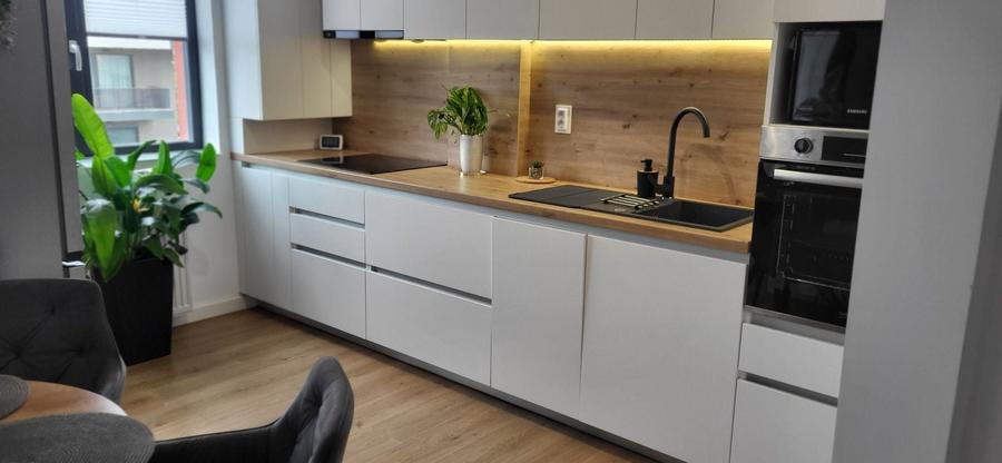 Apartament cu 2 camere decomandat în Livezeni