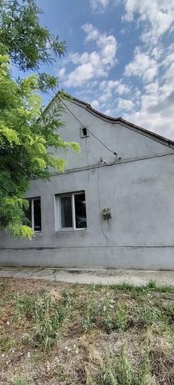 Casă cu 3 camere în Cenei