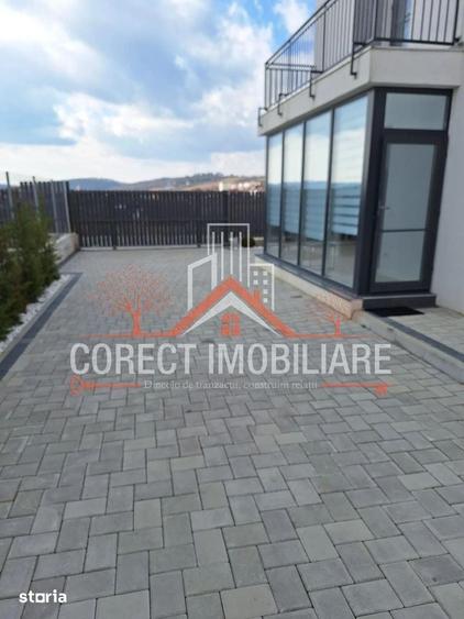 Casă cu 4 camere cu Teren 400 Mp în Central