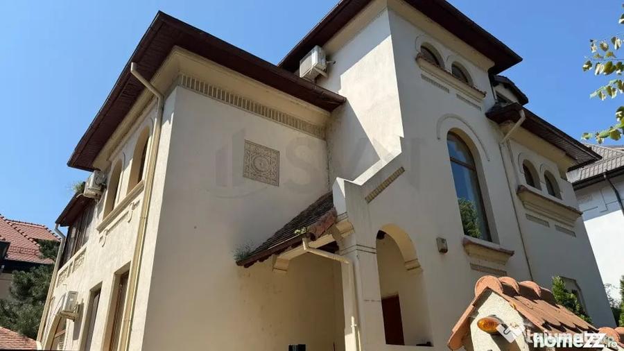 Casă cu 7 camere cu Teren 420 Mp în Dorobanți