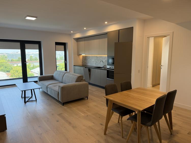 Apartament cu 2 camere semidecomandat în Străulești