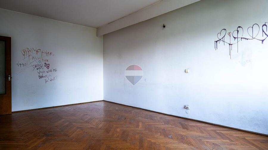 Garsonieră decomandată în Regina Elisabeta