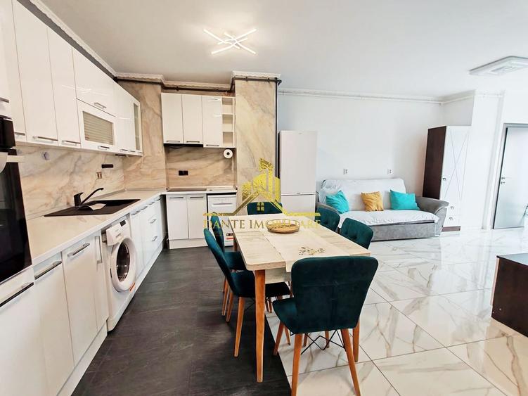 Apartament cu 3 camere semidecomandat, mobilat în Bună Ziua