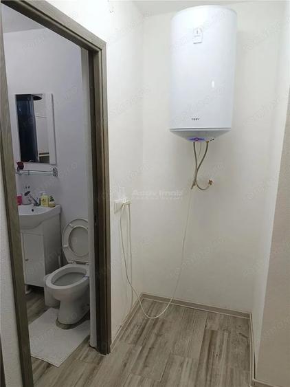 Apartament cu 2 camere decomandat, mobilat în Central