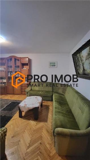 Apartament cu 3 camere decomandat, mobilat în Micro 3