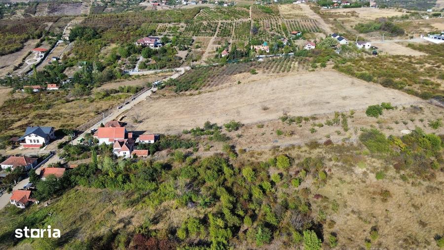 Teren de 6937 mp, în Central