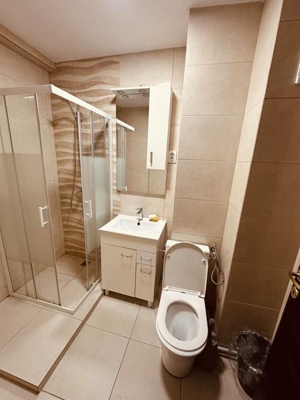 Casă cu 3 camere decomandat în Central
