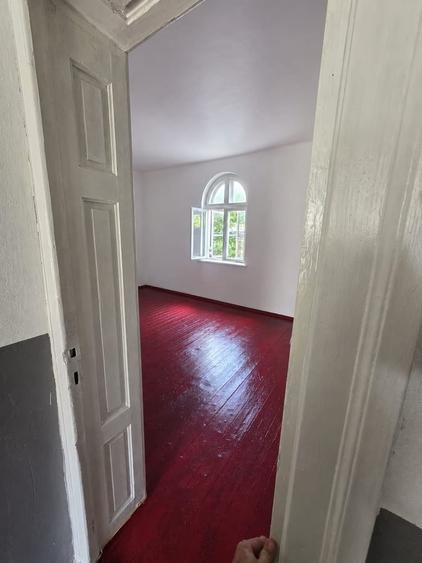 Casă cu 4 camere cu Teren 550 Mp în Central