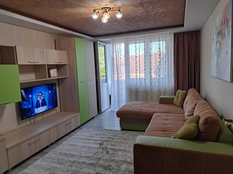 Apartament cu 2 camere decomandat în Central