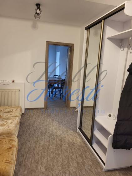 Apartament cu 3 camere decomandat în Florești