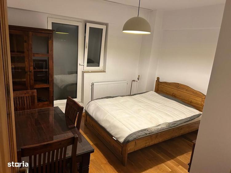 Apartament cu 3 camere semidecomandat, mobilat în Berceni