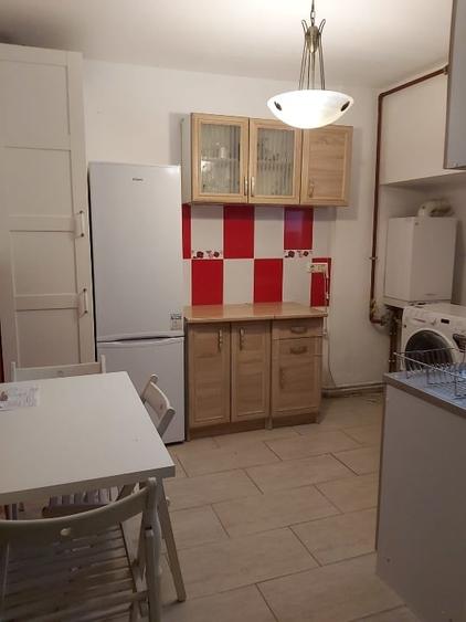 Apartament cu 2 camere semidecomandat, mobilat în Calea Victoriei