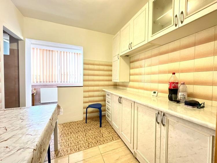 Apartament cu 2 camere decomandat, mobilat în Bucovina