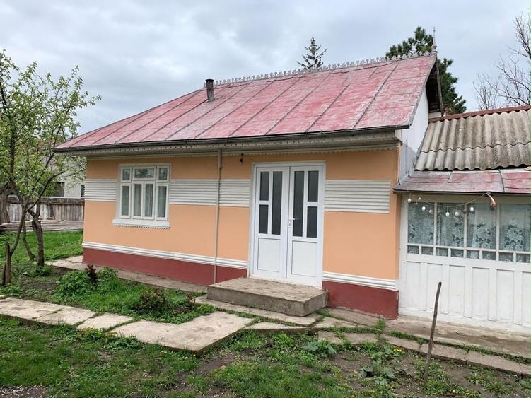Casă cu 3 camere în Lunca Banului
