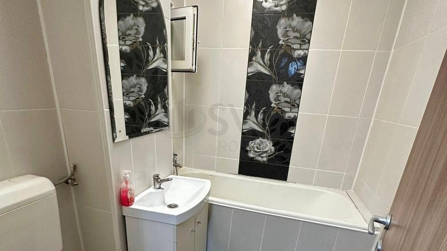 Apartament cu 3 camere decomandat în Tineretului
