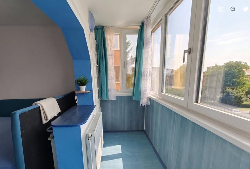 Apartament cu 3 camere decomandat în Triaj