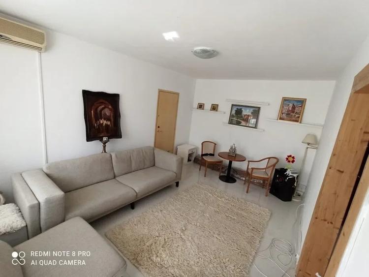 Apartament cu 2 camere semidecomandat, mobilat în 1 Mai