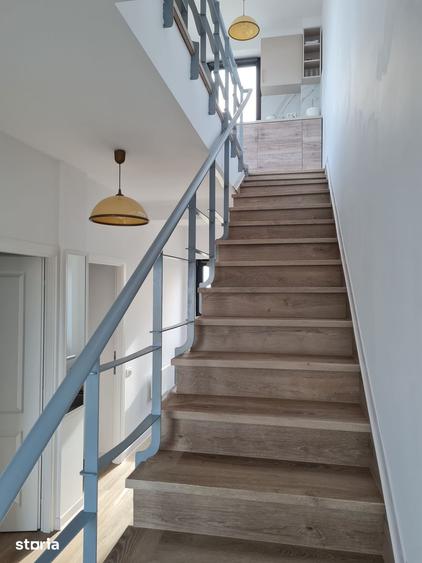 Casă cu 6 camere cu Teren 382 Mp în Central