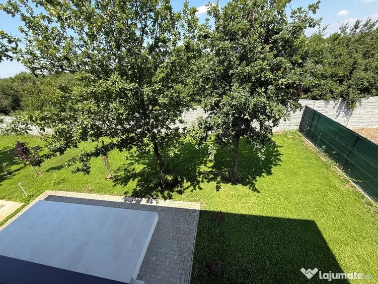 Casă cu 4 camere cu Teren 550 Mp în Crevedia