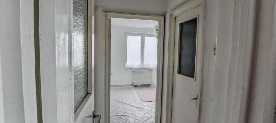 Apartament cu 3 camere decomandat în Drumul Carului