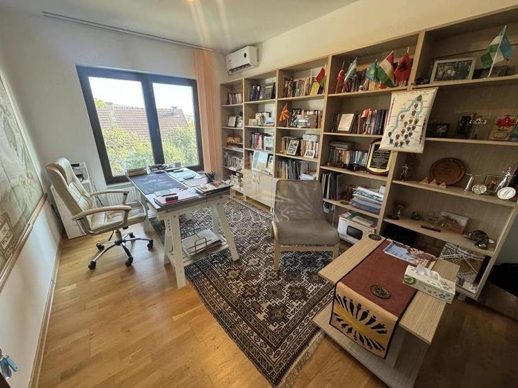 Casă cu 6 camere cu Teren 450 Mp în Central