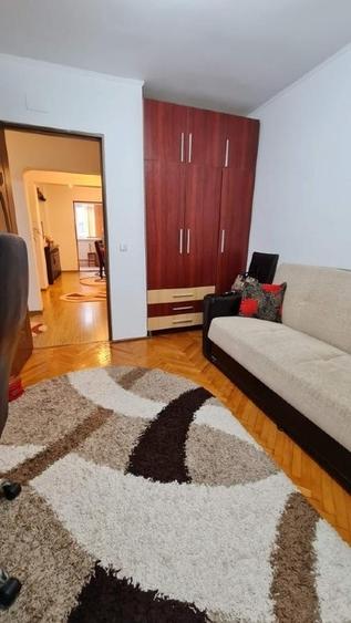 Apartament cu 3 camere decomandat în Ostroveni