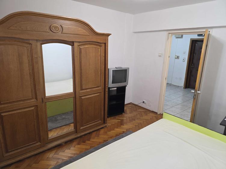 Apartament cu 3 camere decomandat în Rolast