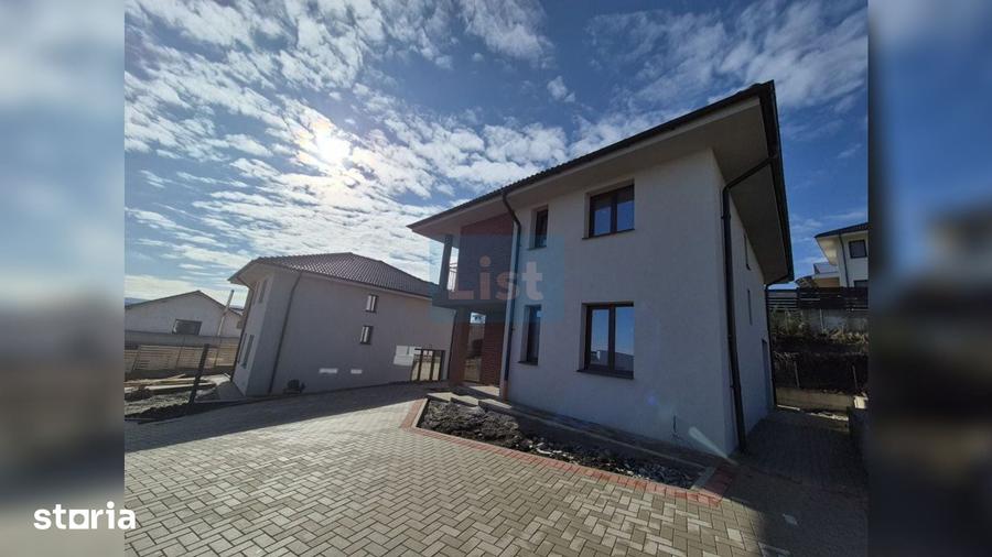 Casa superba, panouri fotovoltaice, standarde NZEB - 8