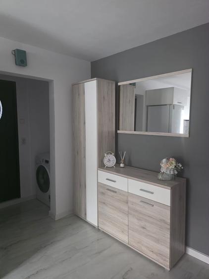 Inchiriez apartament cu 2 camere decomandat zona bazar gata de mutat - 7