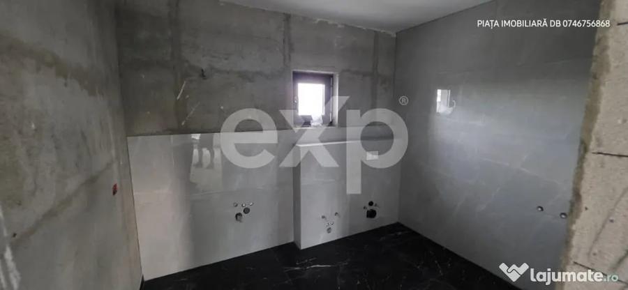 Casă cu 4 camere cu Teren 250 Mp în Matraca