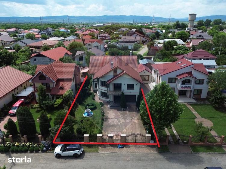Casă cu 5 camere cu Teren 679 Mp în Central