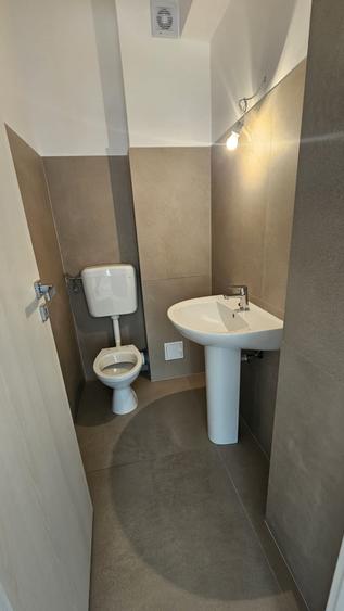 Apartament cu 3 camere decomandat în Berceni