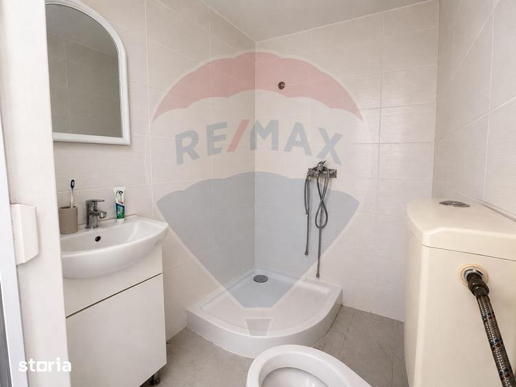 Casă cu 4 camere cu Teren 200 Mp în Coiciu